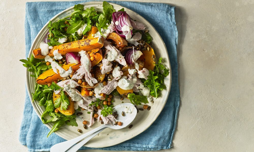 Roast squash and crunchy chickpea chicken salad | Diabetes UK
