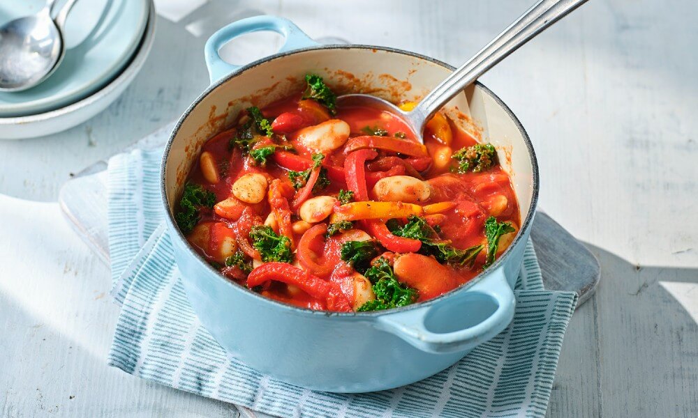 Tomato, garlic and butterbean stew