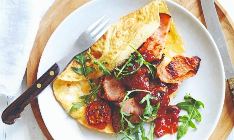 Sausage &amp; bacon omelette | Diabetes UK