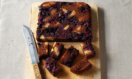 Fruitychocolatetraybake465x280.jpg