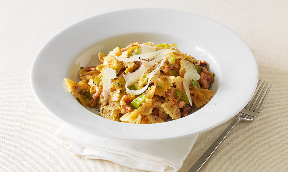 Creamy bacon and rosemary pasta | Diabetes UK