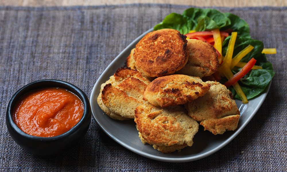 Phulouri (split pea fritters with hot sauce) | Diabetes UK