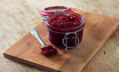 Raspberry fruit spread