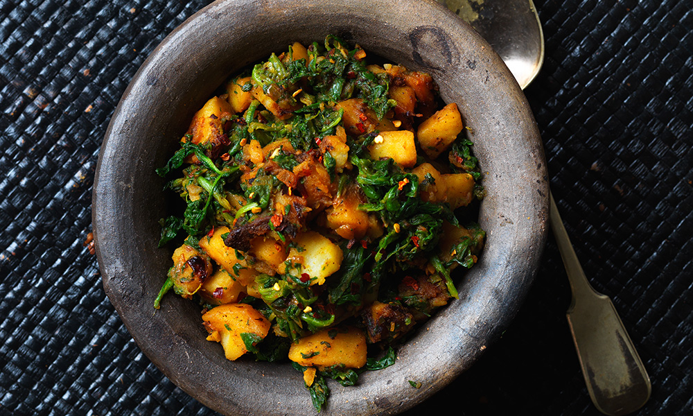 Saag aloo (spinach and potatoes) | Diabetes UK