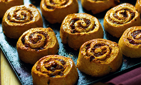 Apple and raisin chelsea buns | Diabetes UK