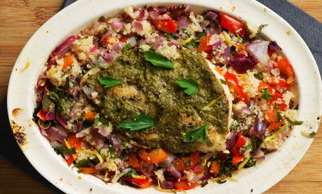 Baked pesto chicken with citrus couscous | Diabetes UK