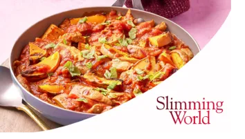 Squash and chicken curry with Slimming World logo
