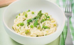 Asparagus, pea and spring onion risotto Asparagus, pea and spring onion risotto
