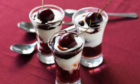 Cherry and chocolate dessert pot Cherry and chocolate dessert pot
