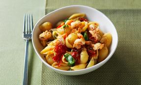 Conchiglie with roasted tomato and tiger prawn Conchiglie with roasted tomato and tiger prawn