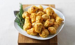 Bacon, rosemary and corn mini muffins Bacon, rosemary and corn mini muffins