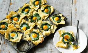 Egg Florentine tartlets Egg Florentine tartlets