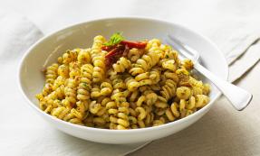 Eliche pasta with sun-dried tomato dressing Eliche pasta with sun-dried tomato dressing
