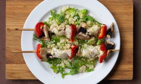 Marinated chicken skewers with couscous Marinated chicken skewers with couscous