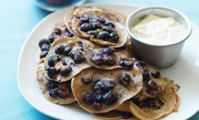 Mini blueberry pancakes Mini blueberry pancakes
