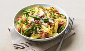 Penne with Parma ham and spring vegetables Penne with Parma ham and spring vegetables