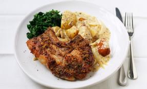 Pork chops with roasted pear, apple and new potatoes Pork chops with roasted pear, apple and new potatoes