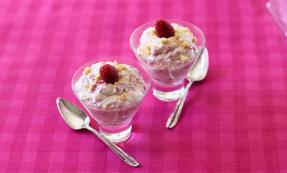 Raspberry shortbread mess Raspberry shortbread mess