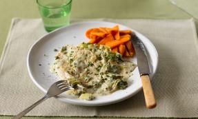 Turkey in creamy leek and parsley sauce Turkey in creamy leek and parsley sauce